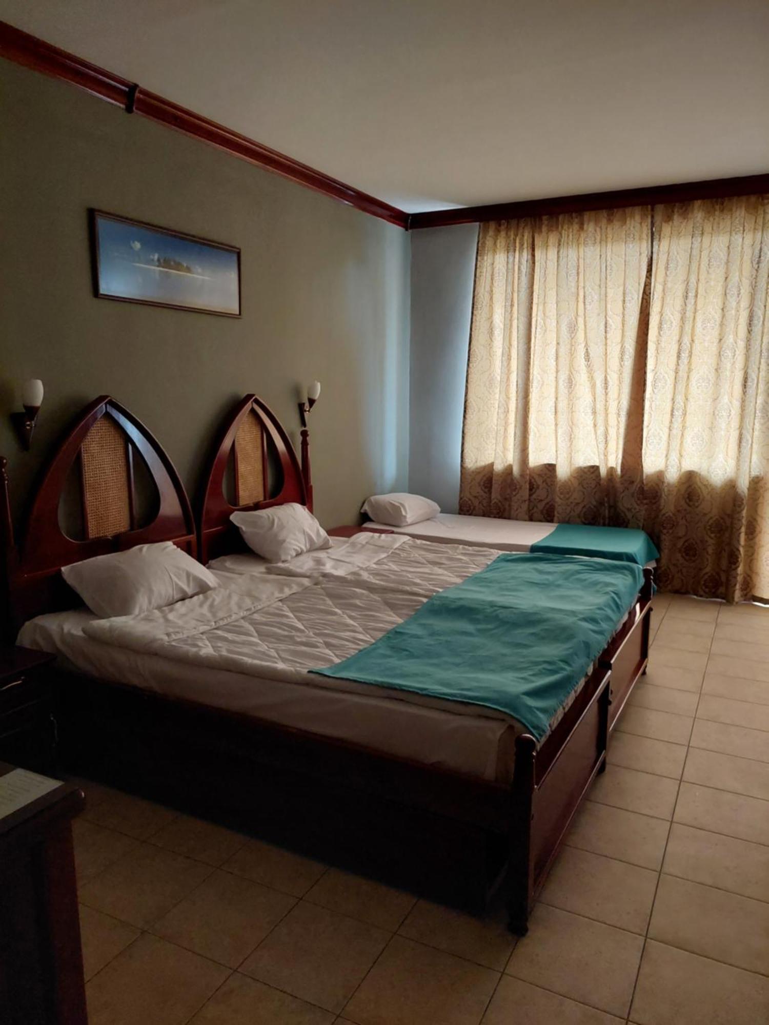 Hotel Manz 2 Pomorie Exterior photo